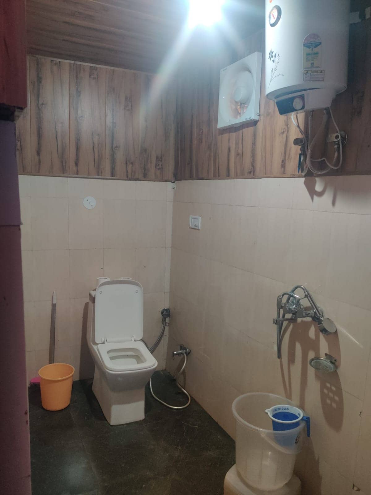 Camp O Royale - Tap to explore photos