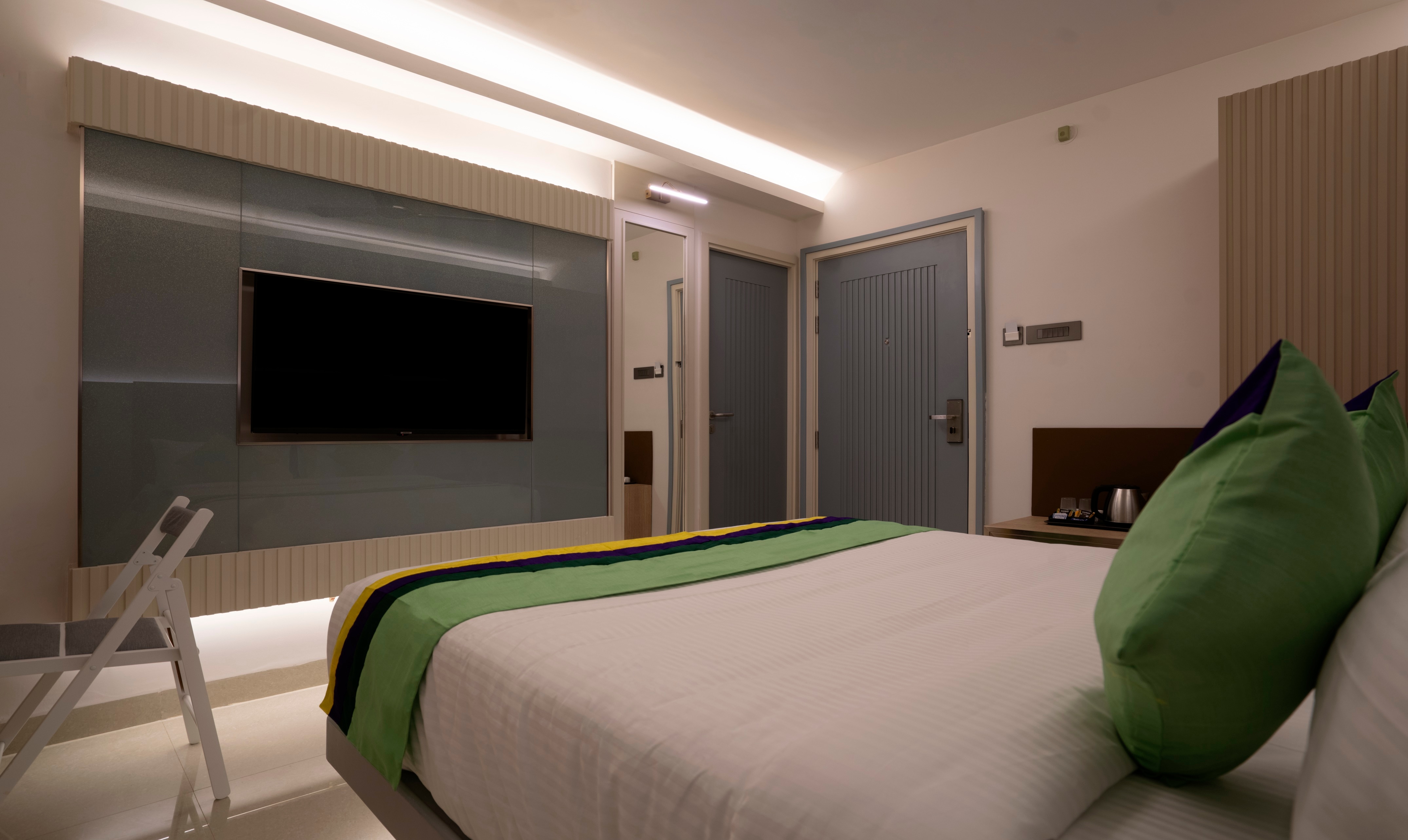 Treebo Premium D Consulate, Near Us Consulate Hyderabad - Tap to explore photos