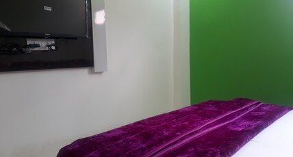 Hotel Moon Sky Room Type - Deluxe Double Bed Ac