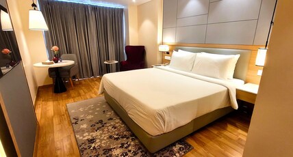 Golden Sarovar Portico Room Type - Executive Room - King Bed