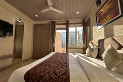 The Gwen Stays | Near Nainital Lake