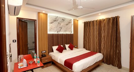 Hotel Silver Inn by Pentaura Room Type - Silver Balcony Room