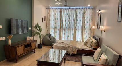Elegant Studio Stay with Pool Rooftop Escape Room Type - Elegant Studio Stay with Pool Rooftop Escape