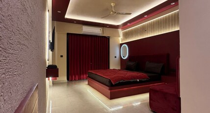 The Casa Stay | Omaxe Hazratganj Room Type - Miss B Heaven Studio | Omaxe Hazratganj