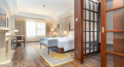 Radisson Collection Hotel & Spa, Riverfront Srinagar Room Type - Collection Executive Room