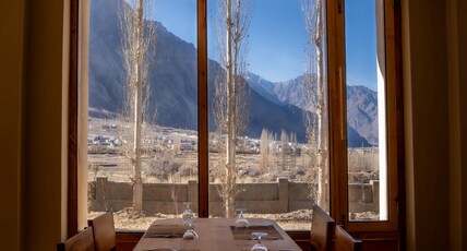 Aksai Boutique Hotel Room Type - Deluxe Luxury Room