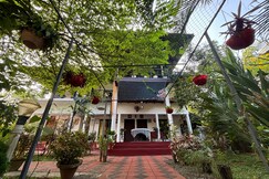 Marari Charlys Homestays