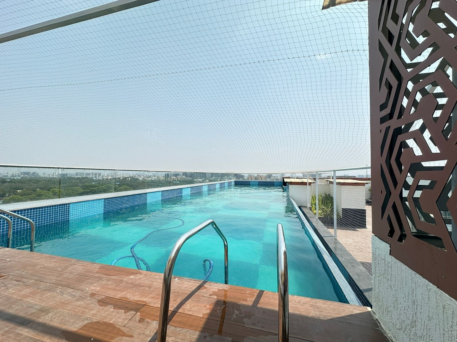 AeroLuxe Suite |5 min from Airport |Premium Studio - Tap to explore photos