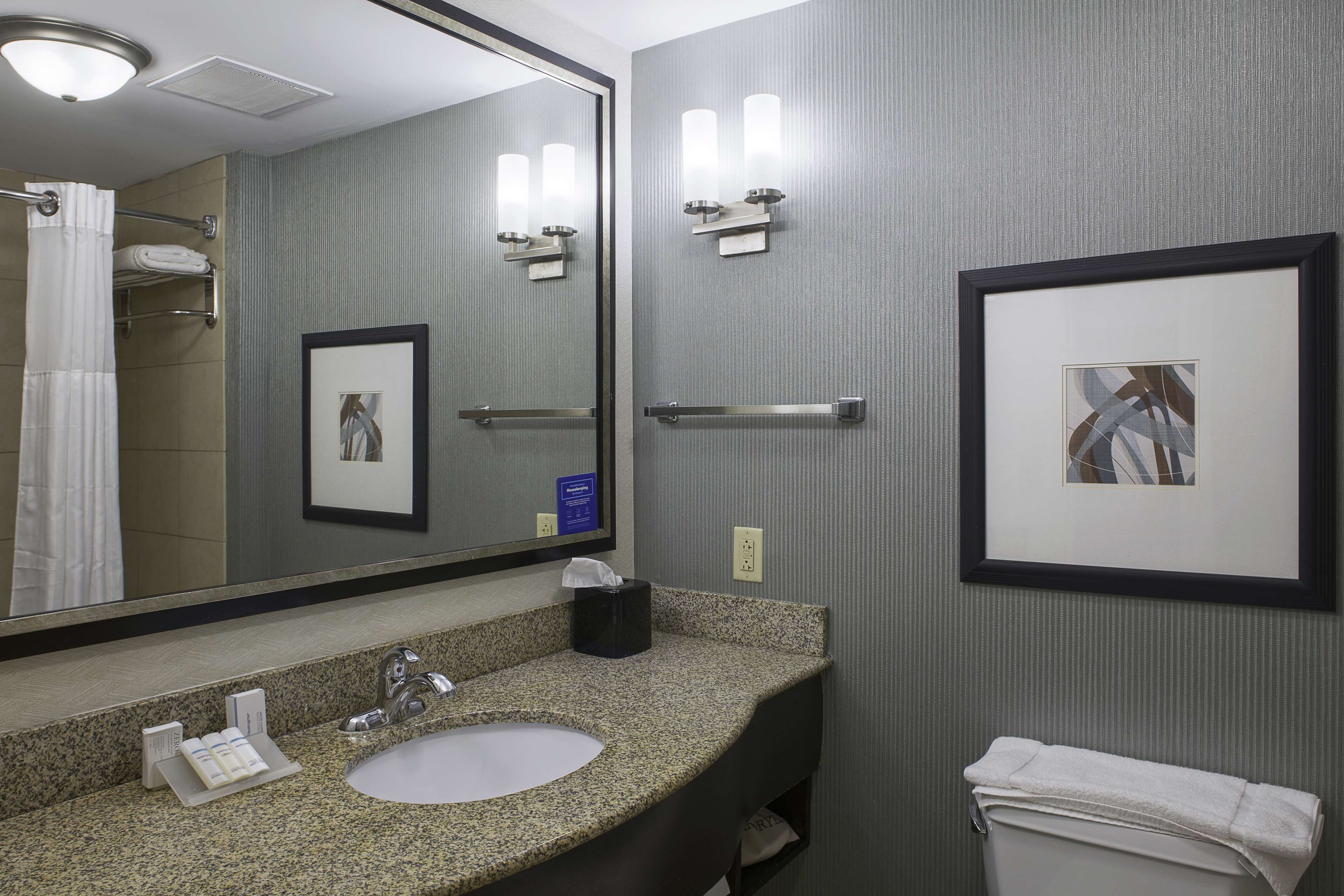Hilton Garden Inn Jonesboro - Tap to explore photos