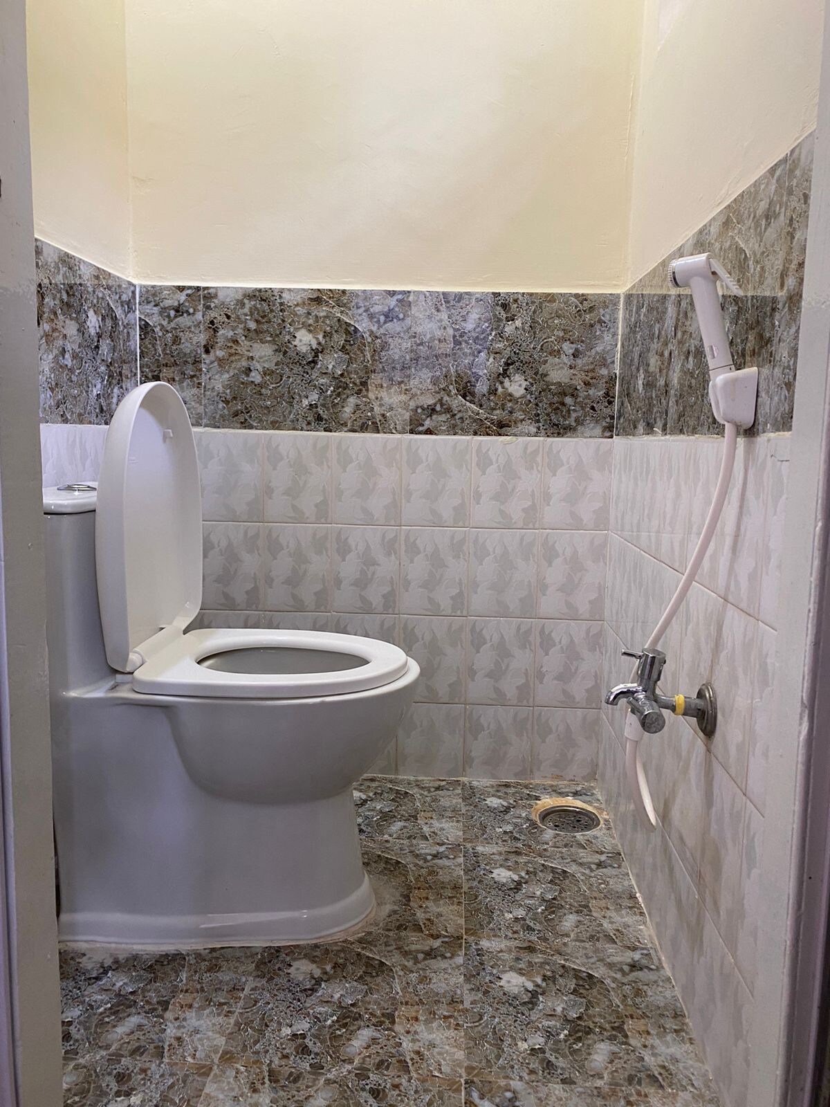 Downtown Delight 2 bhk Central Bangalore - Tap to explore photos