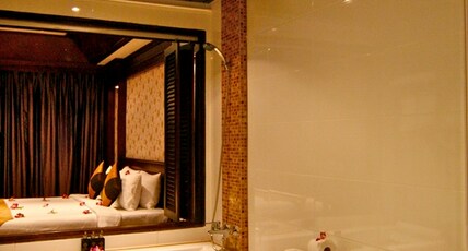Rayaburi Hotel Patong Room Type - Deluxe Double Room