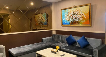 Best Western Batang Garing Room Type - 1 Queen Bed, Non-Smoking, Junior Suite, Living Room, Safe Deposit Box, Wi-Fi, Shower, Full Breakfast