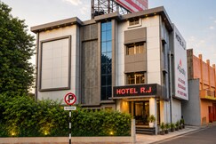 Hotel RJ Residency