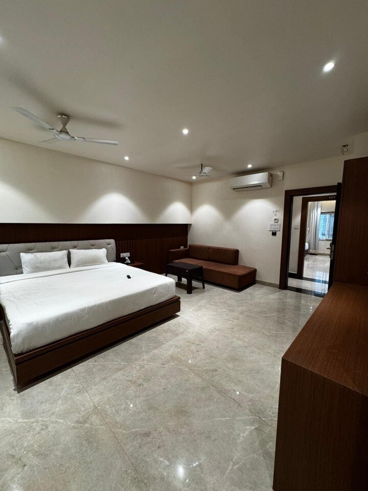 Hotel Vistara. - Tap to explore photos