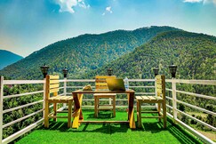 Mehra Paradise & Cafe