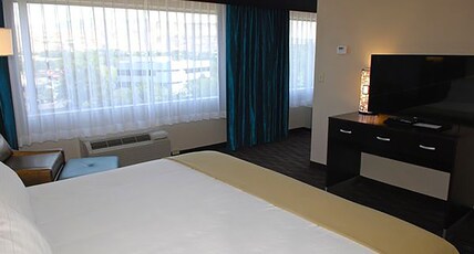 Holiday Inn Express Boise Downtown Room Type - 1 King Suite