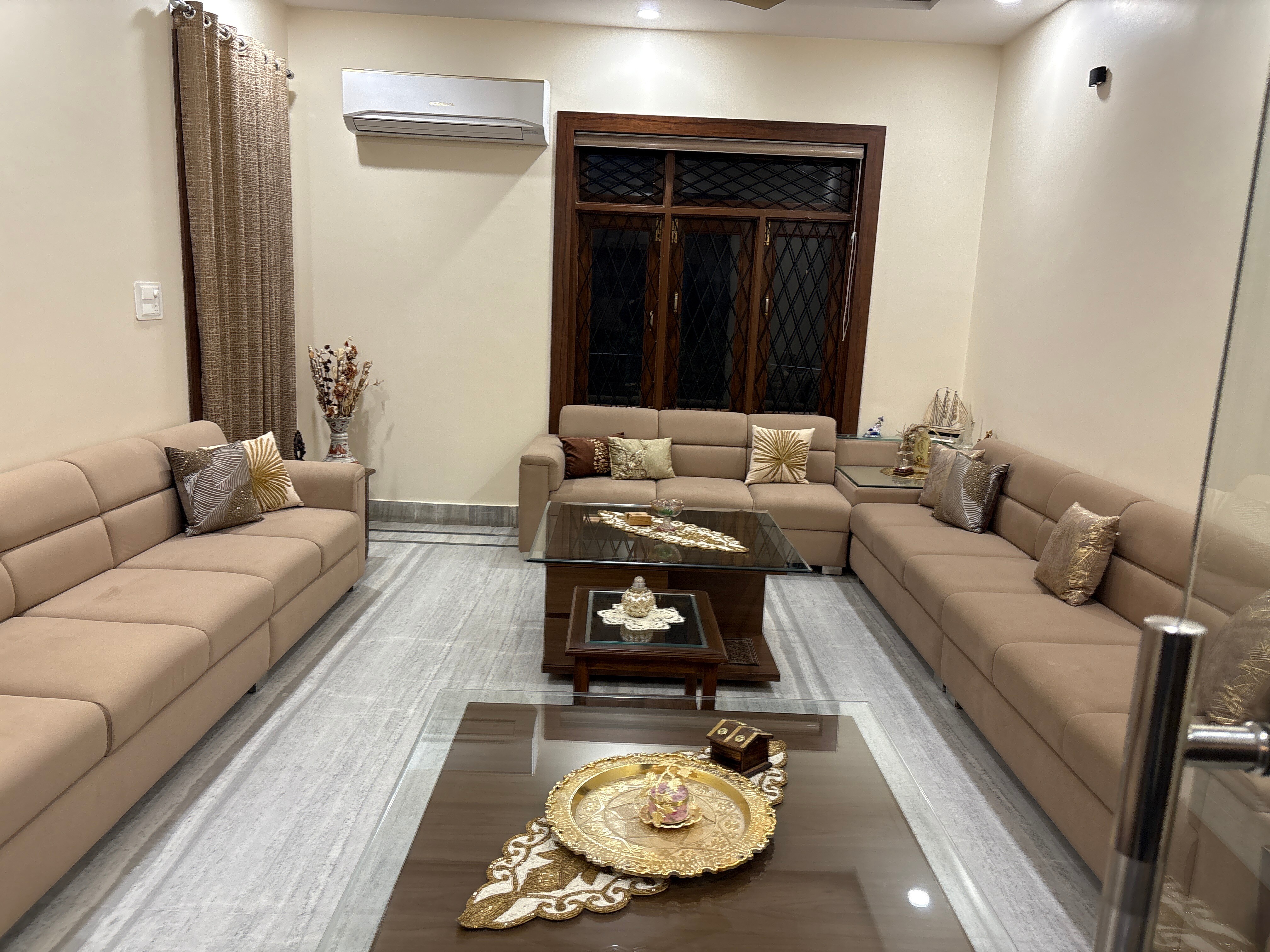 Sanjay Home Stay - Tap to explore photos