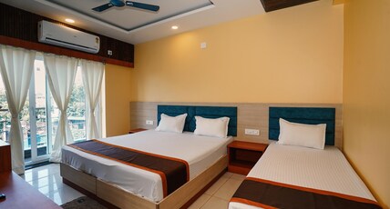 Subarnarekha Inn Room Type - Premium Triple Bed Room