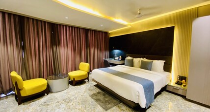 Hotel The Grey Circle vijay nagar Room Type - Premium Room