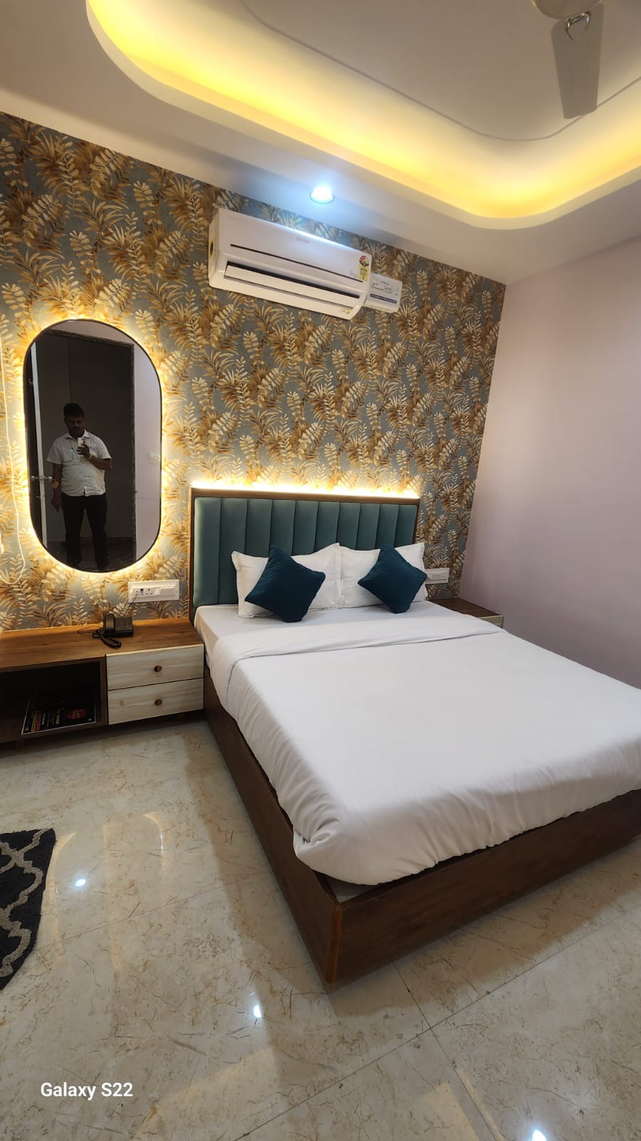 Hotel shree krishna - Tap to explore photos