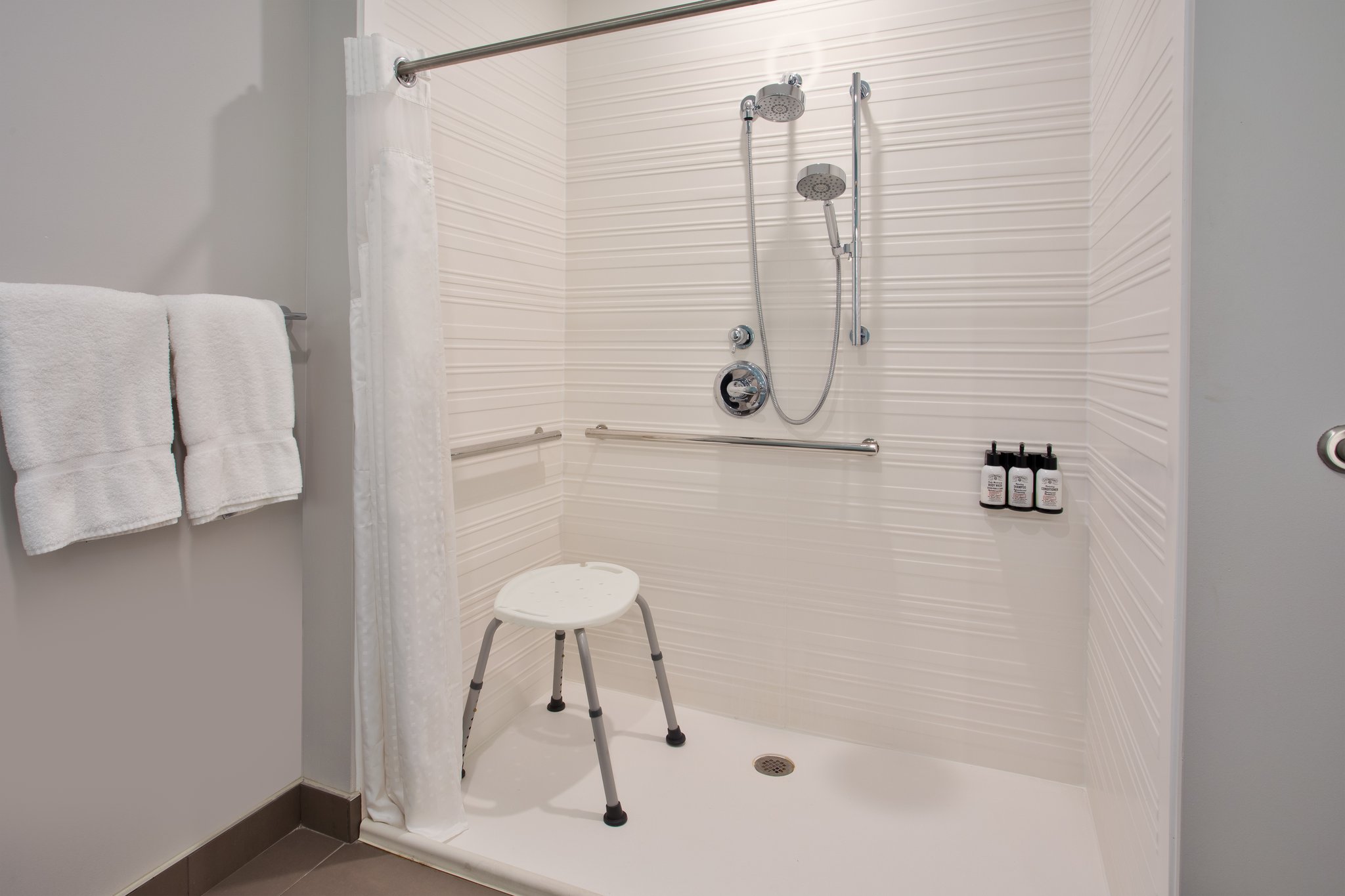 avid hotels DETROIT - WARREN, an IHG hotel - Tap to explore photos