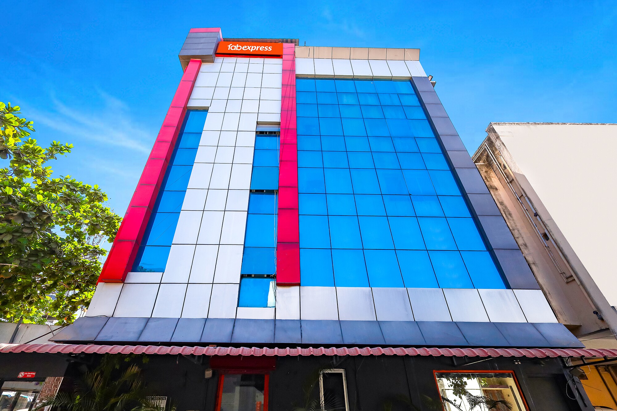 FabHotel India Gate - Tap to explore photos