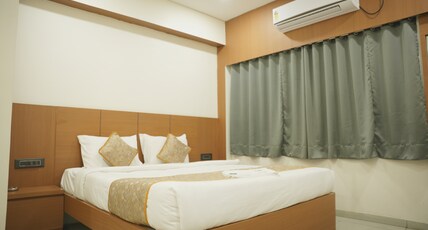 URBAN STAYS SERVICE APARTMENT Room Type - DELUXE ROOM