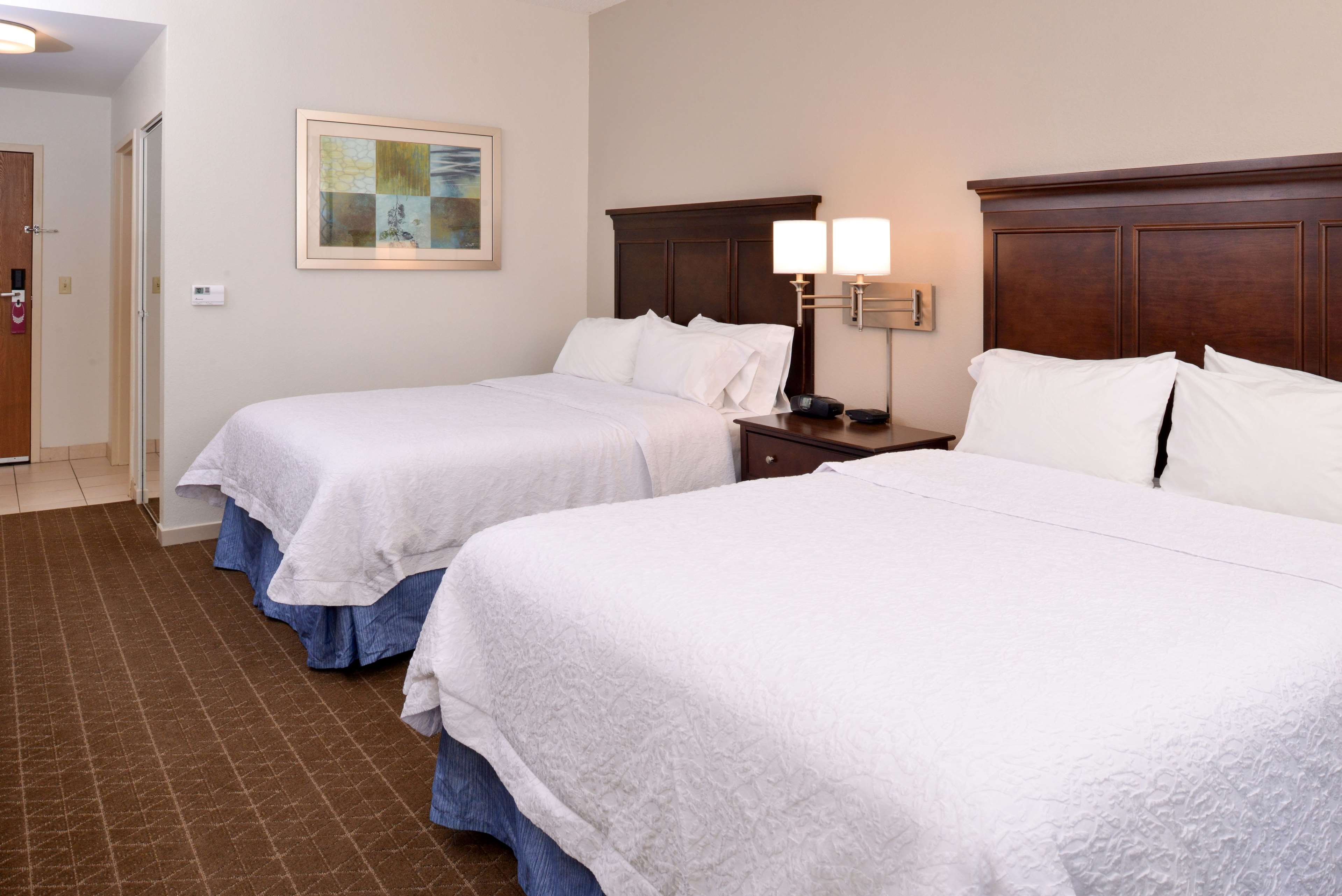 Hampton Inn & Suites by Hilton Pueblo-Southgate - Tap to explore photos
