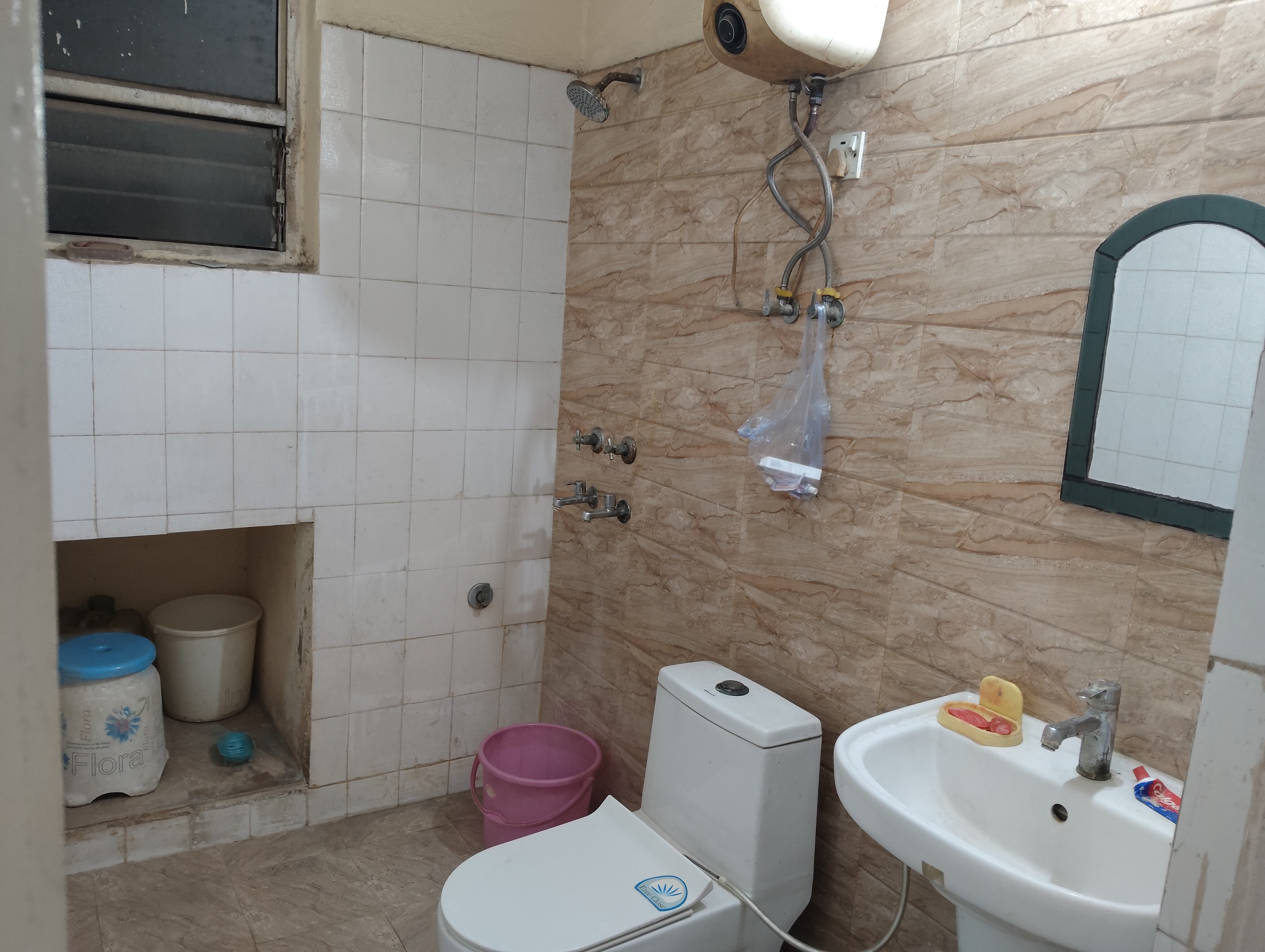 Shipra apartment - Tap to explore photos