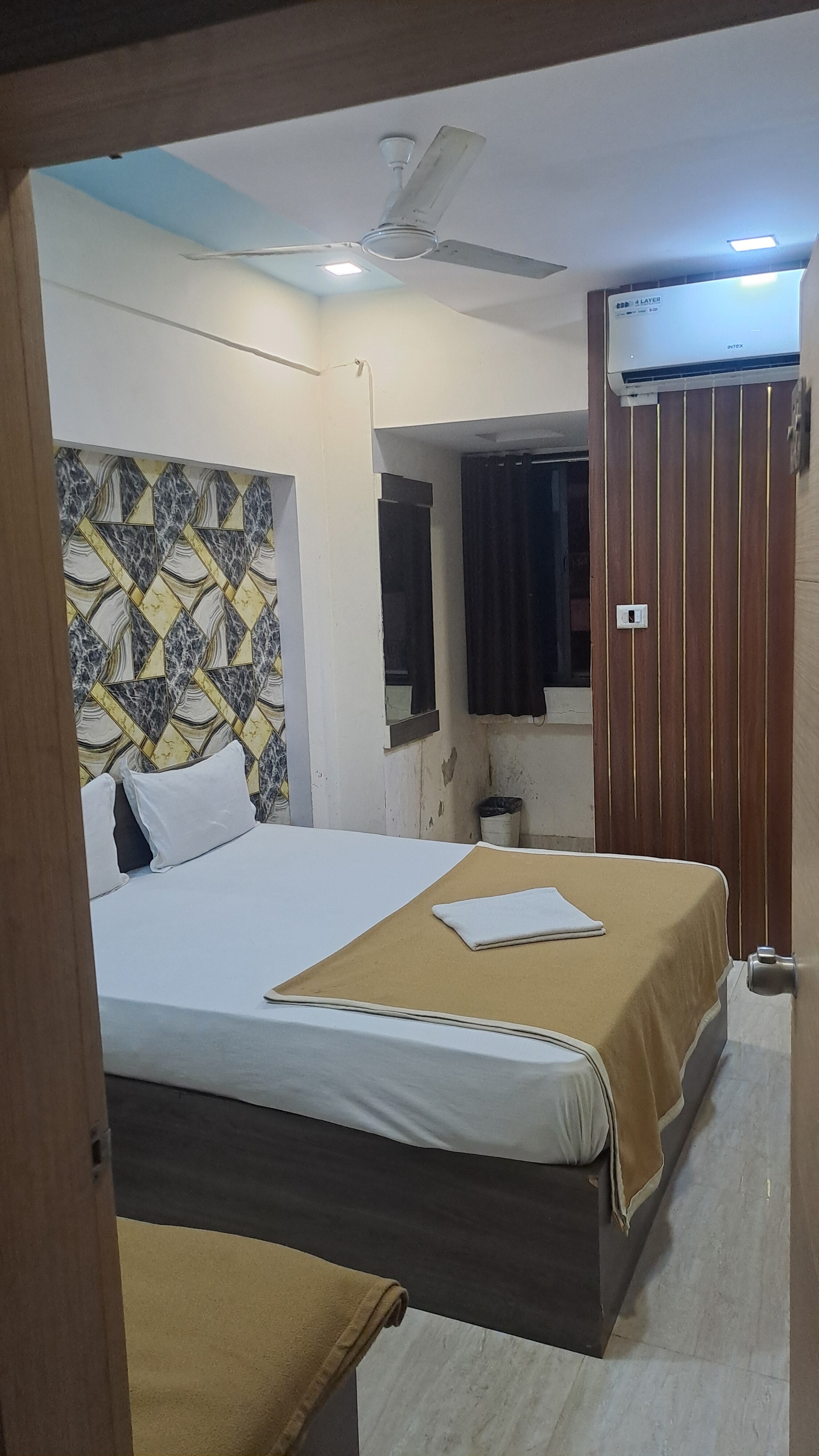 Hotel Gitanjali - Tap to explore photos