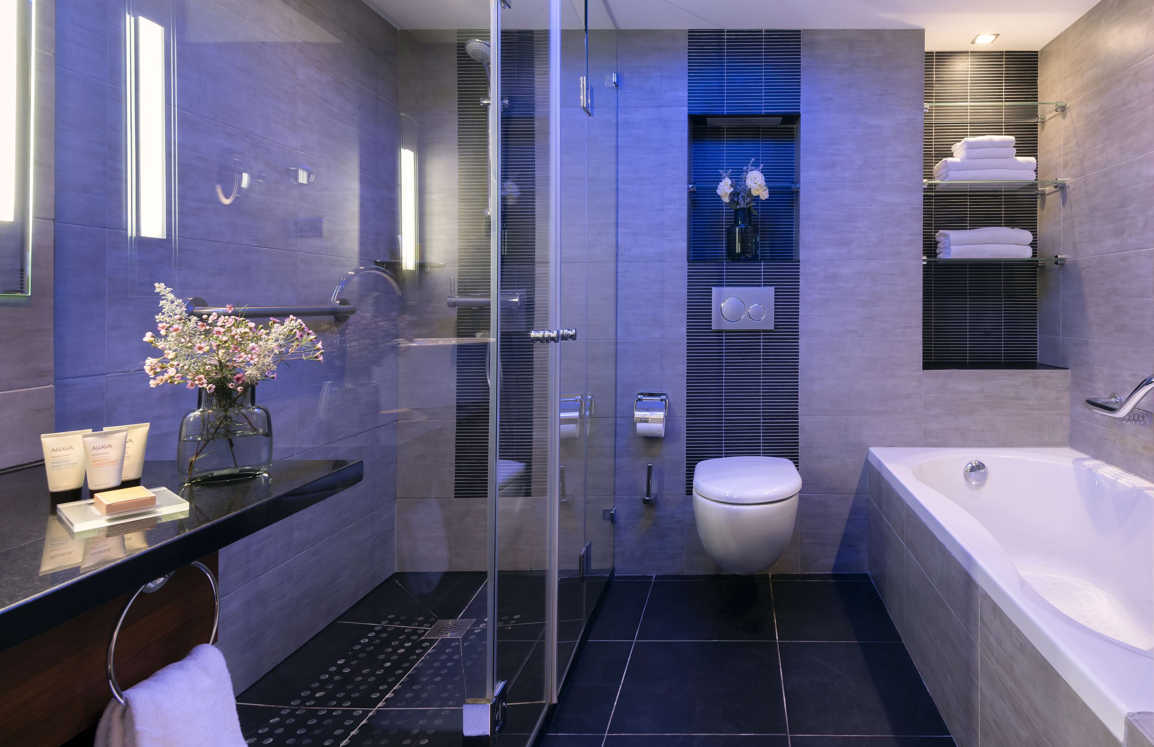 Hilton Tel Aviv Hotel - Tap to explore photos