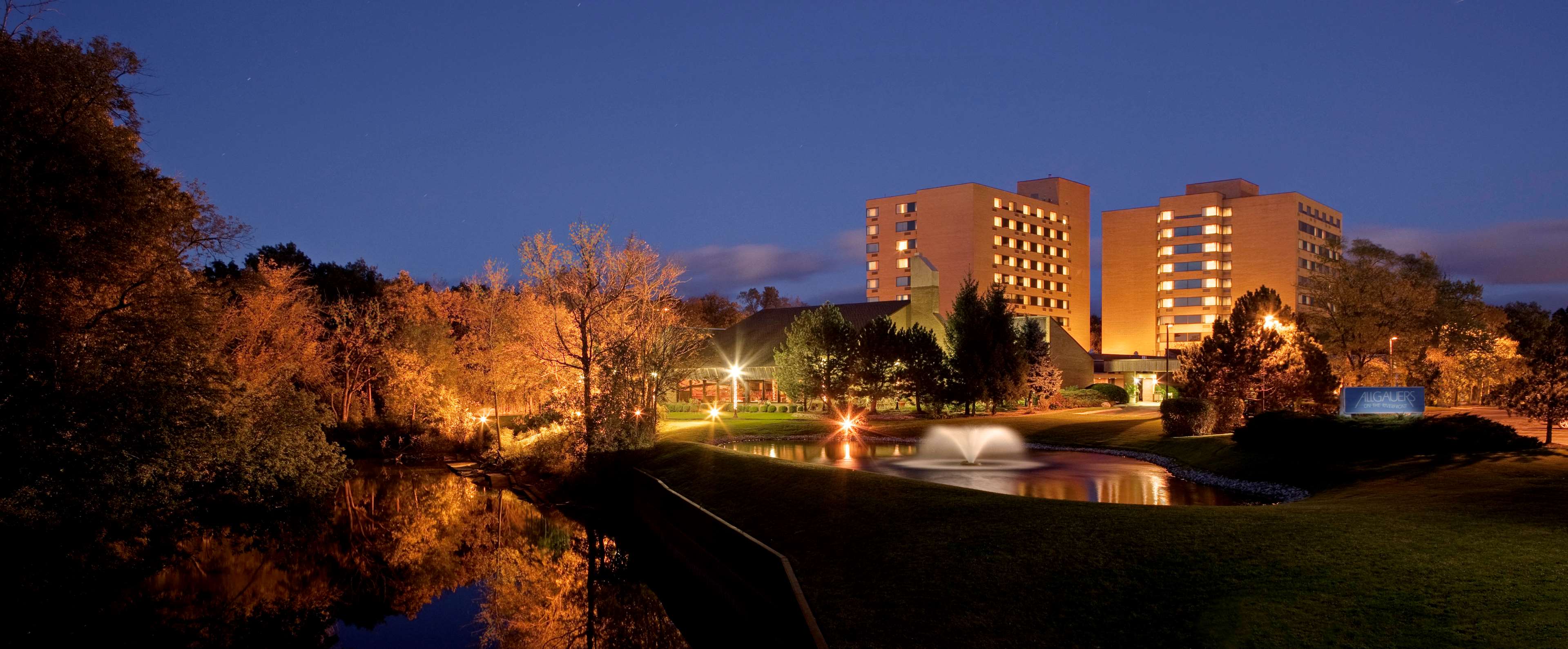 HILTON CHICAGO NORTHBROOK - Tap to explore photos