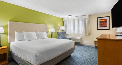 Best Western Hi-desert Inn Room Type - 1 King Bed, Non-Smoking, Microwave And Refrigerator, Full Breakfast Best Western Hi-desert Inn Room Type - 1 King Bed, Non-Smoking, Microwave And Refrigerator, Full Breakfast