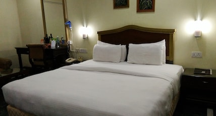 Hotel Empires Room Type - Standard Room(Queen Bed) Hotel Empires Room Type - Standard Room(Queen Bed)