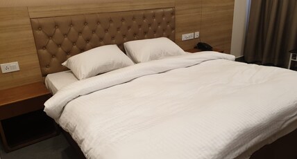 The Himalayan Vista, Ranikhet Room Type - Deluxe Luxury Himalaya view