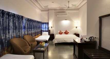 Panna Vilas - A Lake Facing Boutique Hotel Room Type - Lake Facing King Family Room