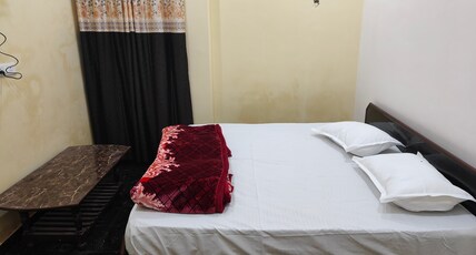 Sky Inn Paying Guest House Room Type - Non AC
