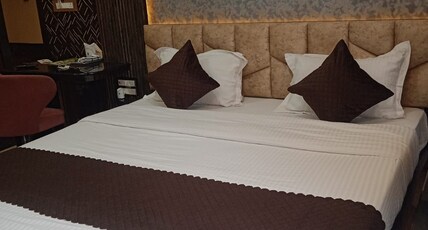 Hotel Draupadi Room Type - Deluxe Room