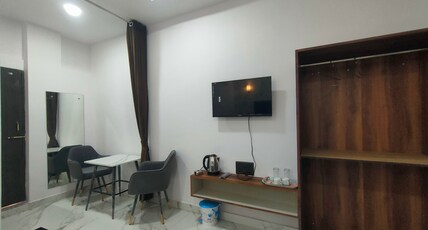 Hotel Abhijeet Inn Room Type - Deluxe King Bed Room