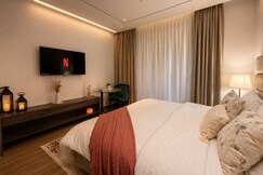 Skynest - Luxe Modern Studio