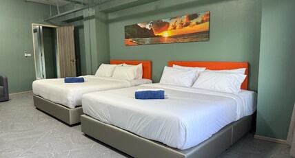 7 Stay Pattaya Hotel (formally 7 Days Premium Hotel Pattaya) Room Type - Family room Private bathroom
