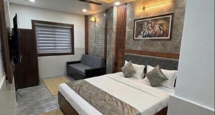 Oxynest Room Type - OXY Grand Premium Room