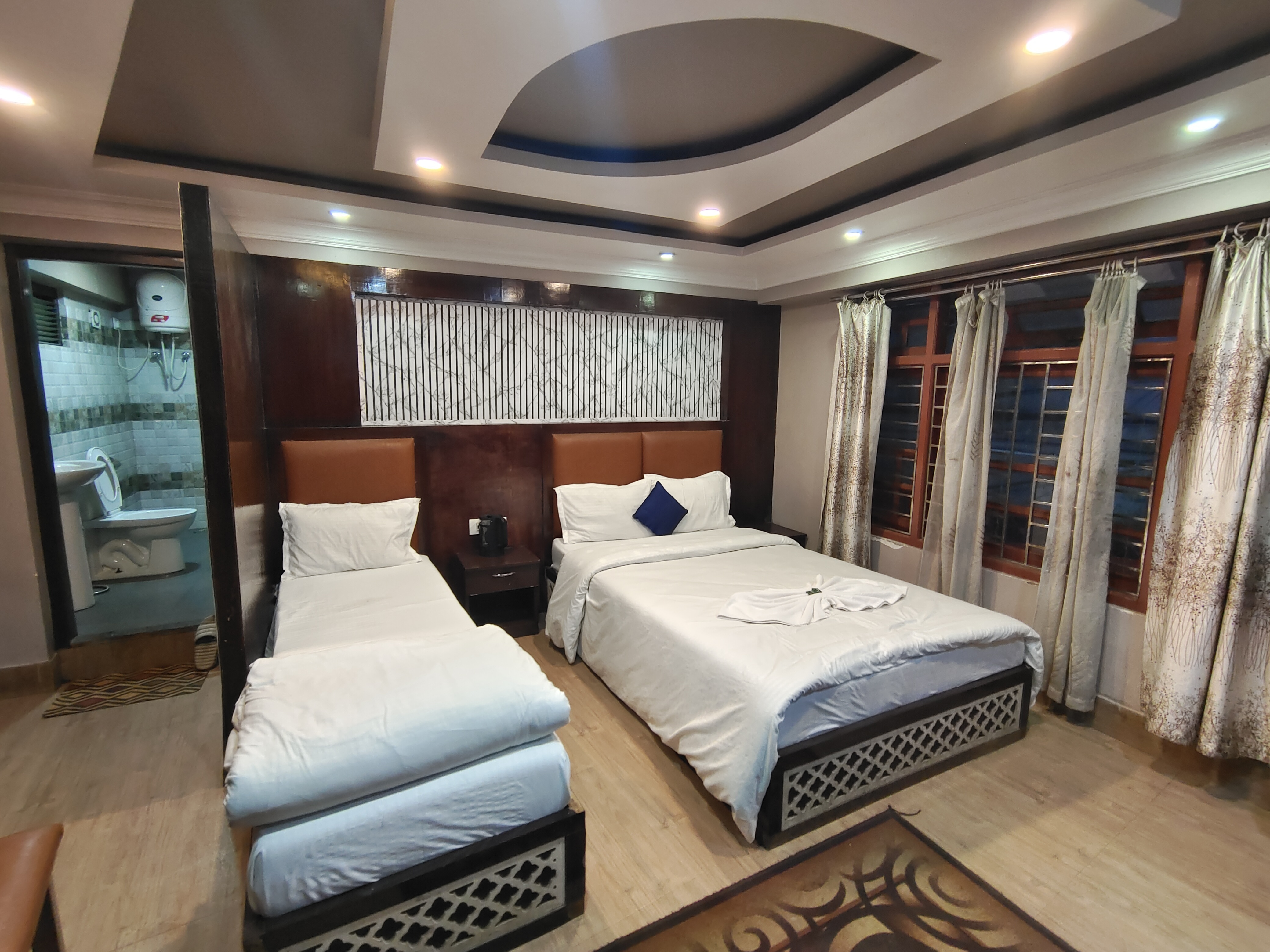 HOTEL NESSTARA - Tap to explore photos