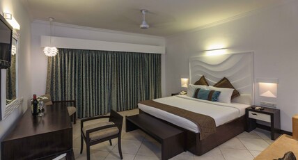 Sonesta Inns Beach Resort Room Type - Luxury Pool View with Balcony