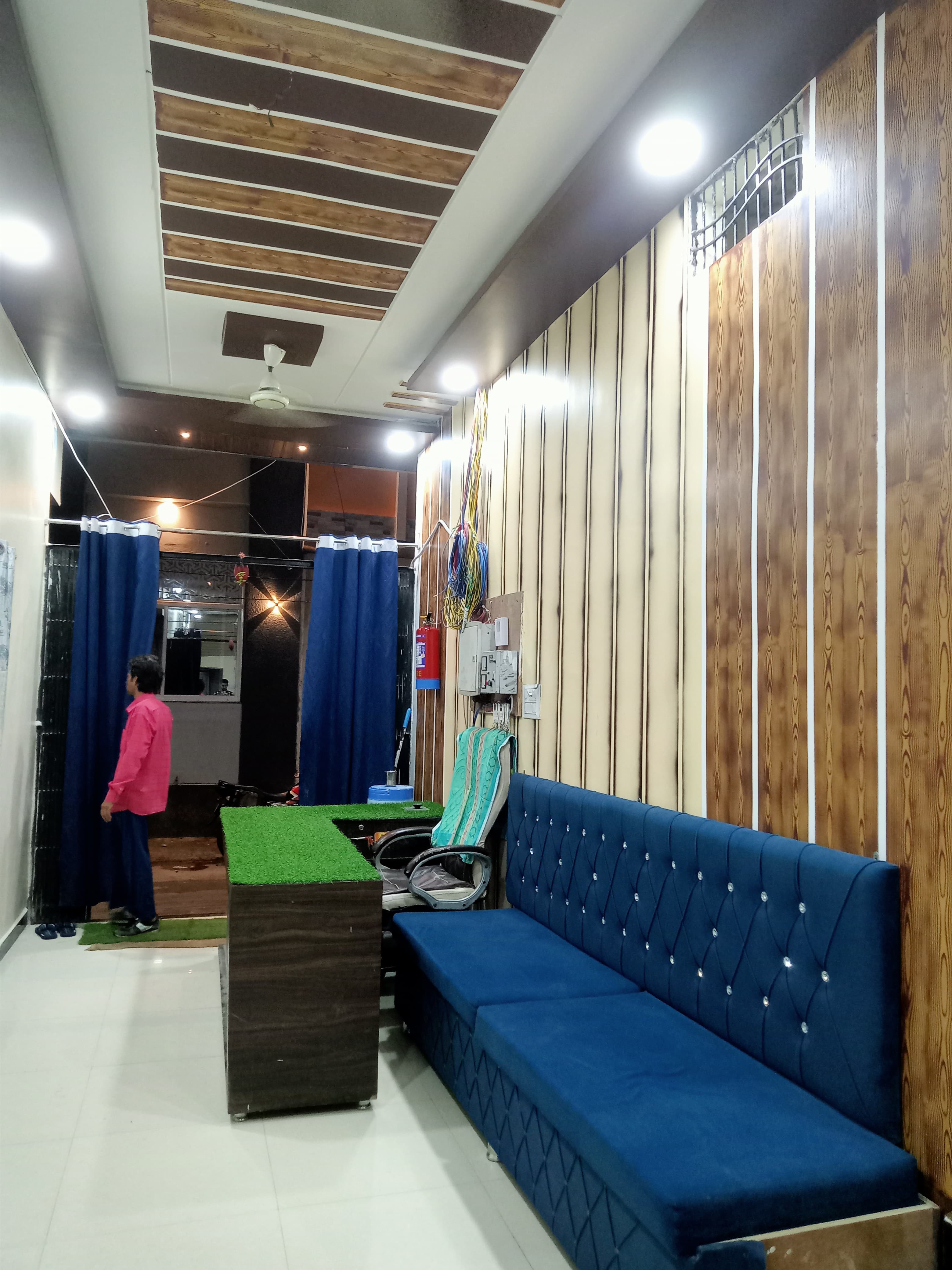 Hotel hardik guest house - Tap to explore photos