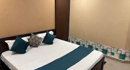Hotel The New Grand Stay Room Type - Deluxe AC Room