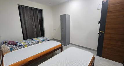 Feel at Home Hostel Near DLF Room Type - Single Bed - Shared