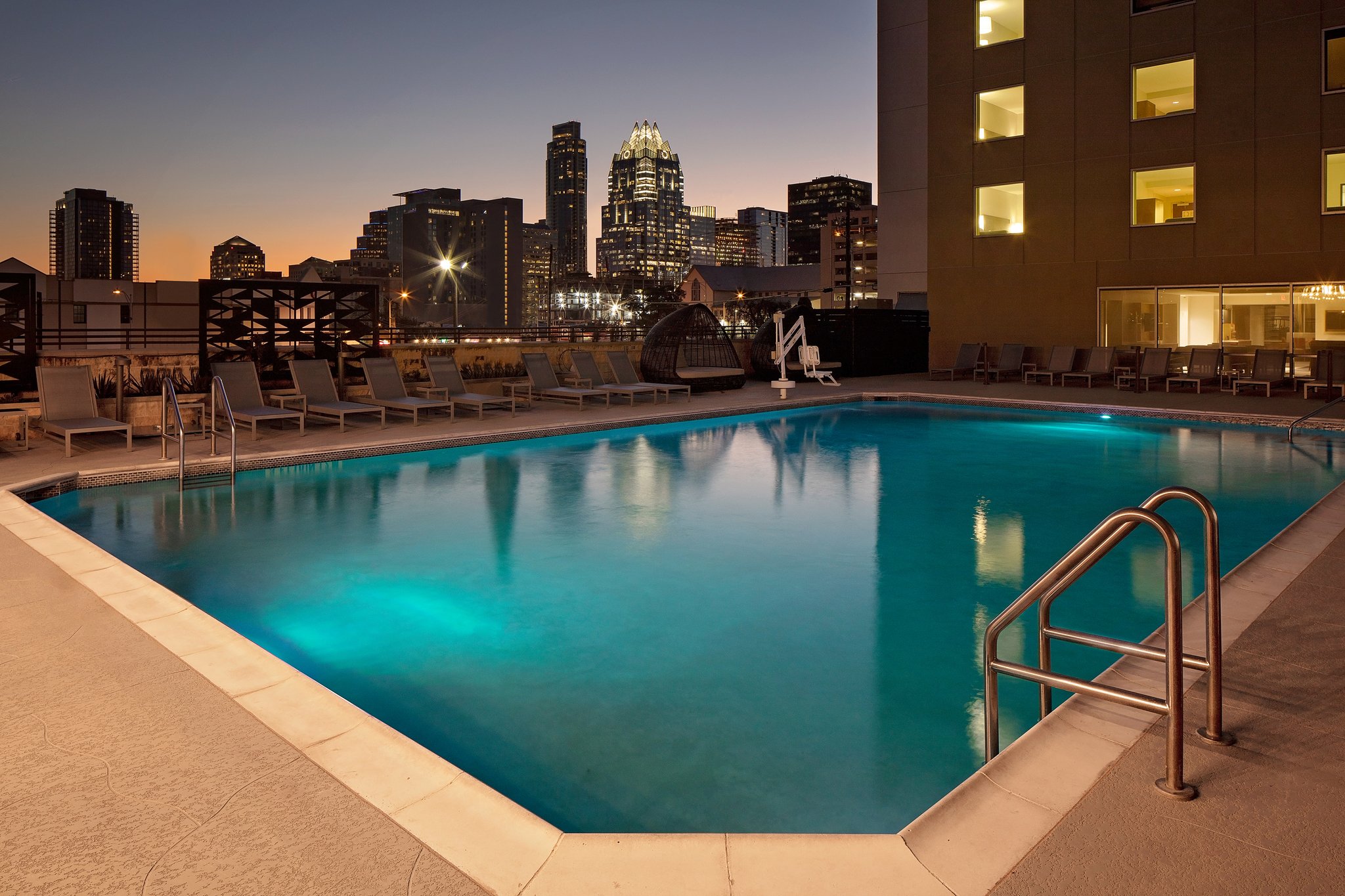 Hotel Indigo Austin Downtown - Tap to explore photos