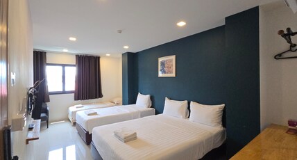 Sleepstation at Pratunam Hotel Room Type - Classic Quadruple Room - Building 2 Sleepstation at Pratunam Hotel Room Type - Classic Quadruple Room - Building 2