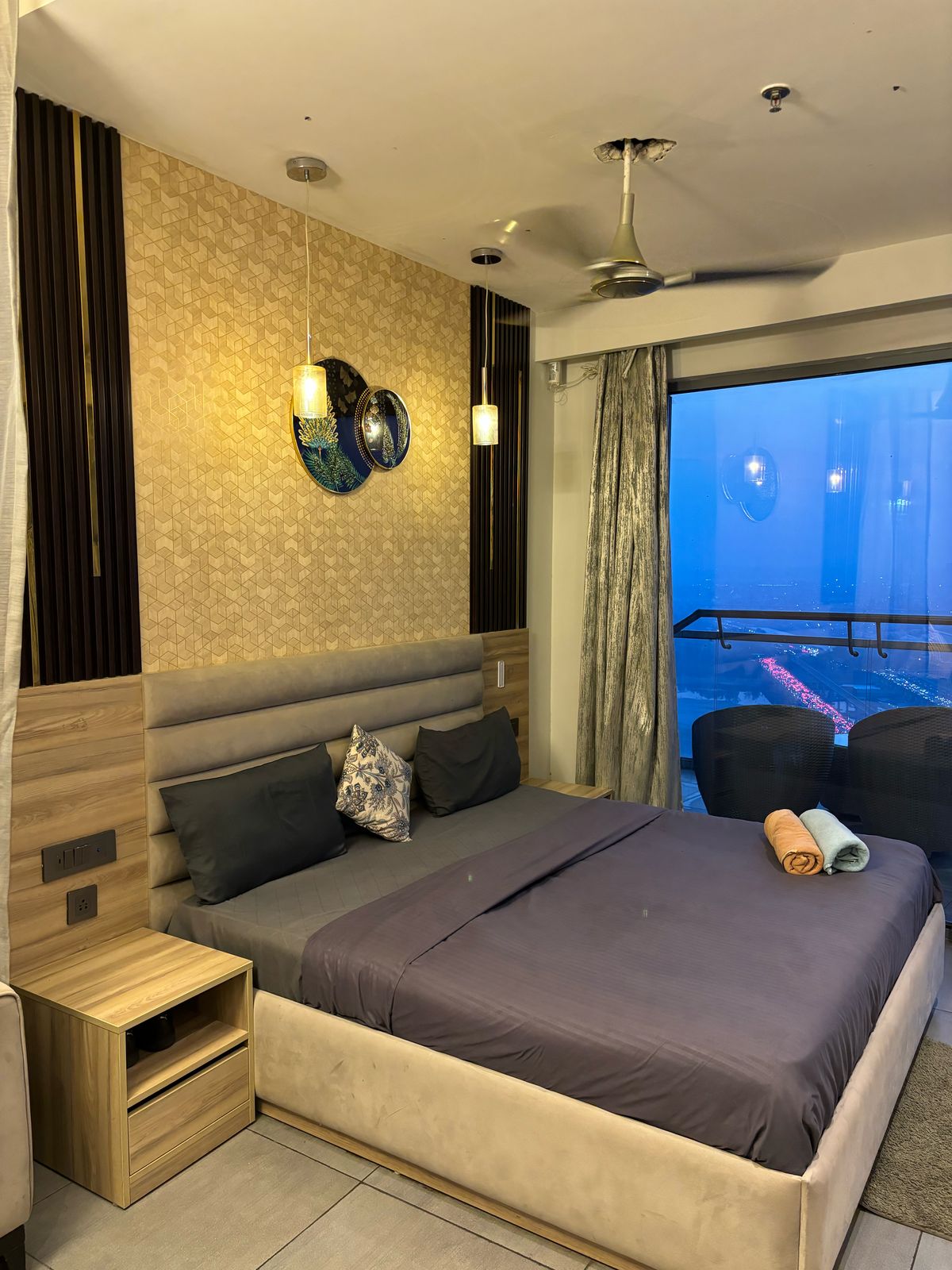 High sky inn - Tap to explore photos